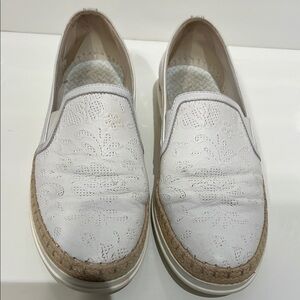 Tod’s White Textured Leather Loafers Size 37.5‎